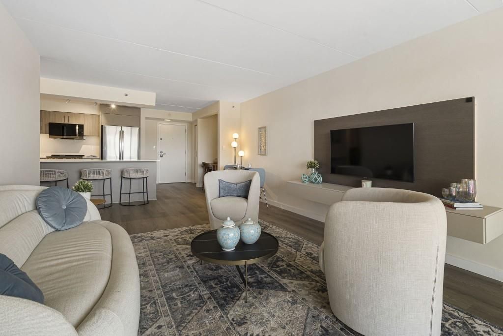Image 15 of property listing at 2460 Peachtree Road NE 201, Atlanta, GA 30305