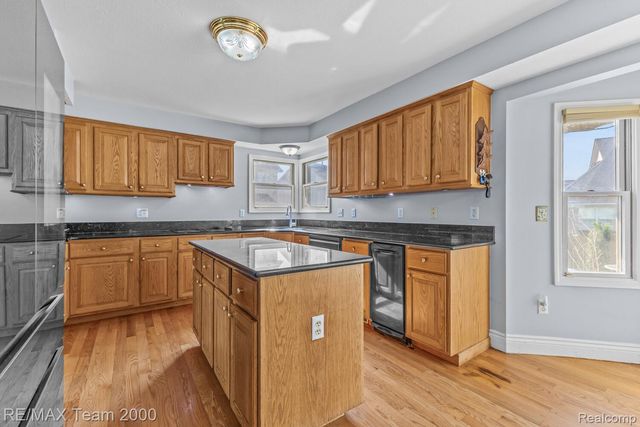 18377 Huron River Drive, Brownstown Charter Township, MI 48173