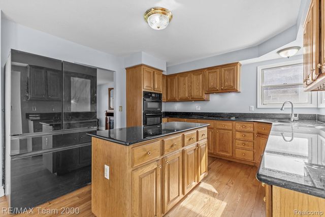 18377 Huron River Drive, Brownstown Charter Township, MI 48173