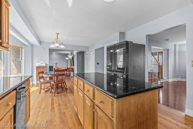 18377 Huron River Drive, Brownstown Charter Township, MI 48173