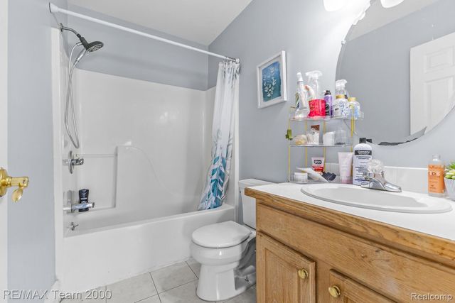 18377 Huron River Drive, Brownstown Charter Township, MI 48173