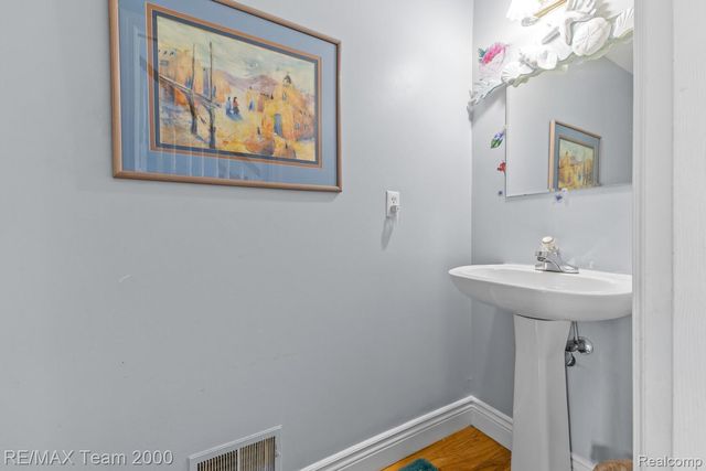 18377 Huron River Drive, Brownstown Charter Township, MI 48173