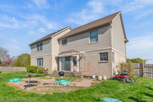 18377 Huron River Drive, Brownstown Charter Township, MI 48173