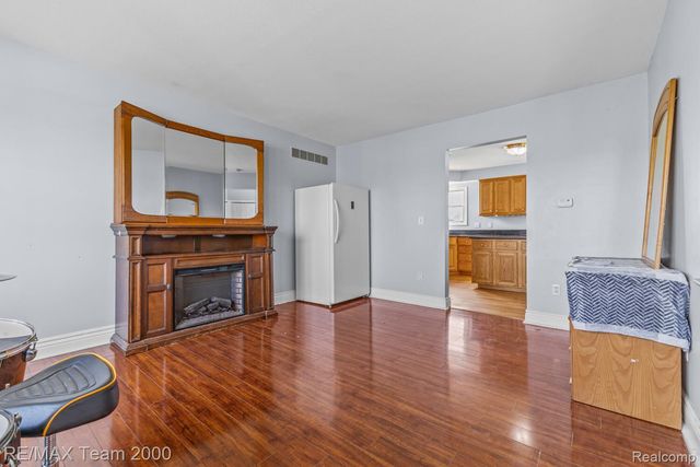 18377 Huron River Drive, Brownstown Charter Township, MI 48173