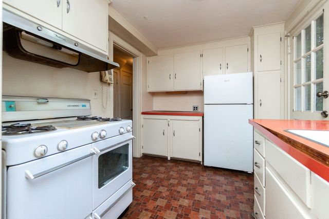 2075 Washington St, Canton, MA 02021