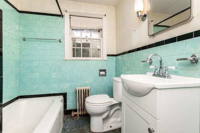 2075 Washington St, Canton, MA 02021