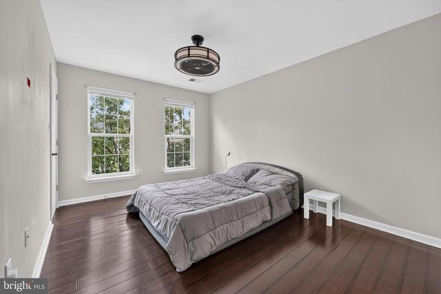 932 HARRISON CIR, Alexandria, VA 22304