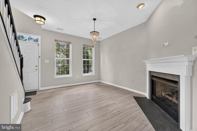 932 HARRISON CIR, Alexandria, VA 22304
