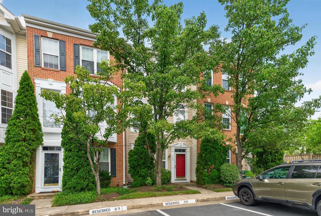 932 HARRISON CIR, Alexandria, VA 22304