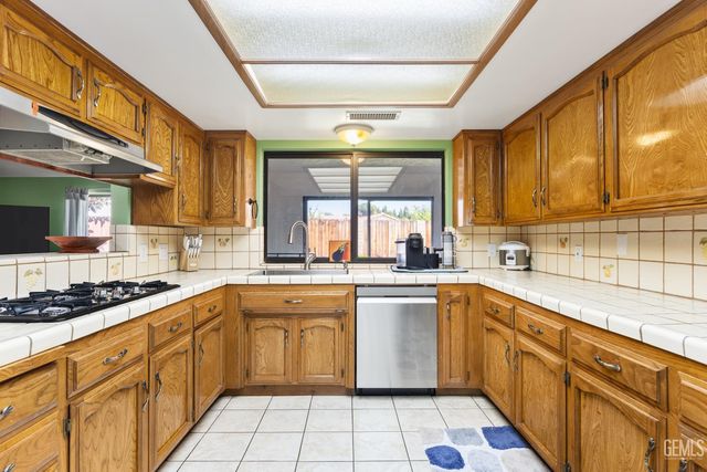2908 Judd Court, Bakersfield, CA 93306