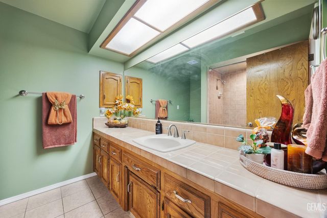 2908 Judd Court, Bakersfield, CA 93306