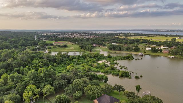 209 Familia Court, Azle, TX 76020