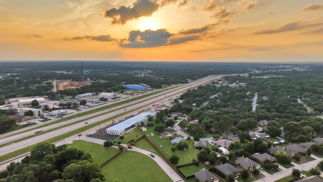 209 Familia Court, Azle, TX 76020