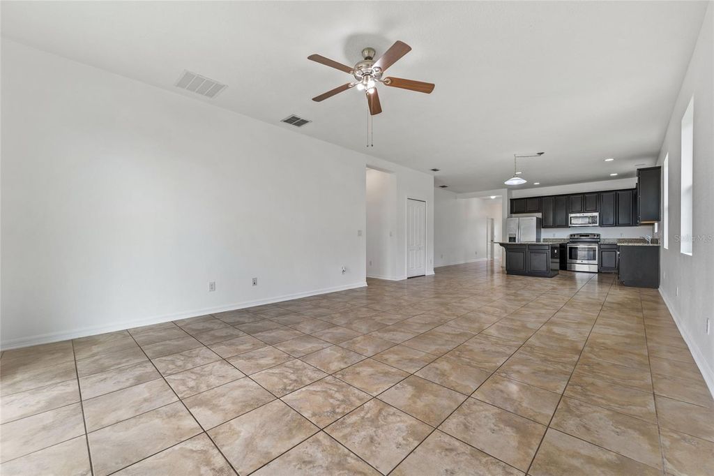 Image 13 of property listing at 12315 SAWGRASS PRAIRIE LOOP, Orlando, FL 32824