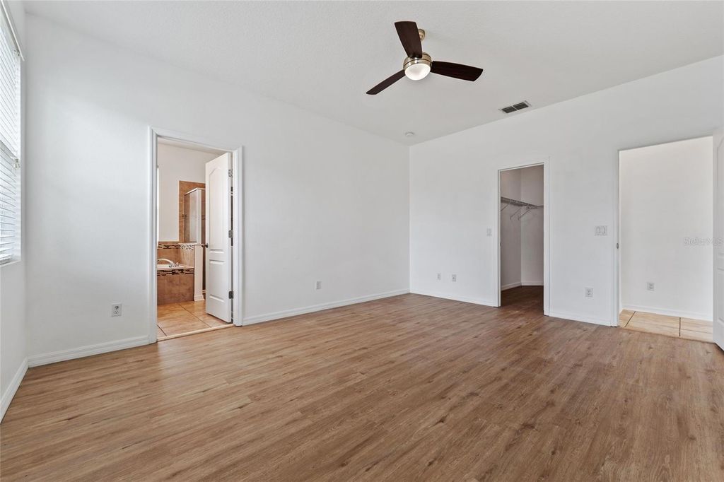 Image 17 of property listing at 12315 SAWGRASS PRAIRIE LOOP, Orlando, FL 32824