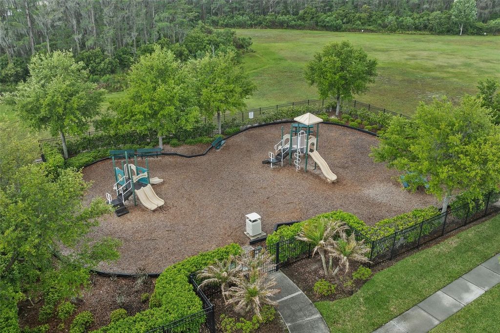 Image 35 of property listing at 12315 SAWGRASS PRAIRIE LOOP, Orlando, FL 32824