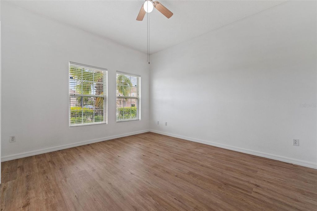 Image 6 of property listing at 12315 SAWGRASS PRAIRIE LOOP, Orlando, FL 32824