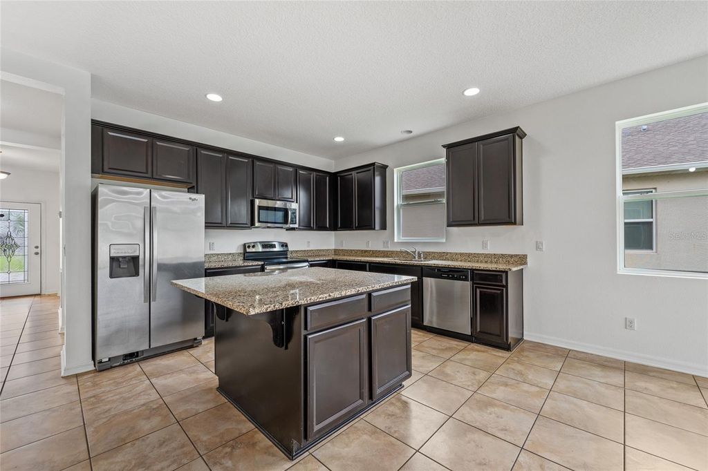 Image 9 of property listing at 12315 SAWGRASS PRAIRIE LOOP, Orlando, FL 32824