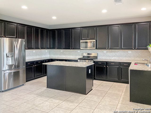 9932 WADDIE LN, San Antonio, TX 78254