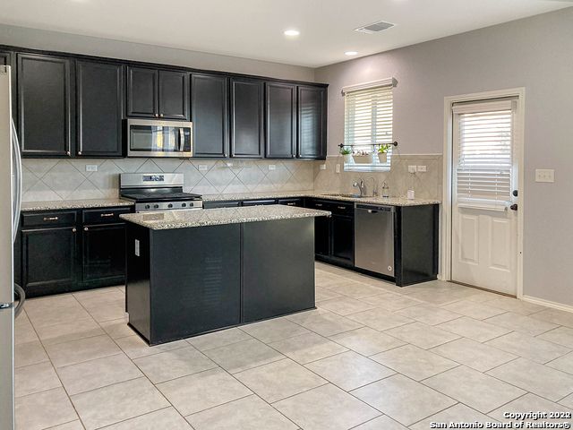 9932 WADDIE LN, San Antonio, TX 78254