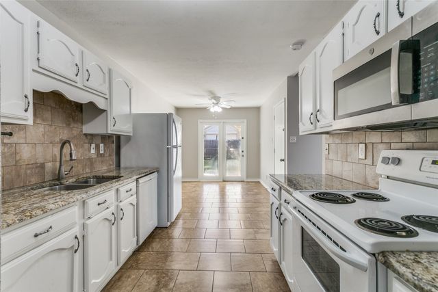 3929 Commonwealth Drive, Flower Mound, TX 75028