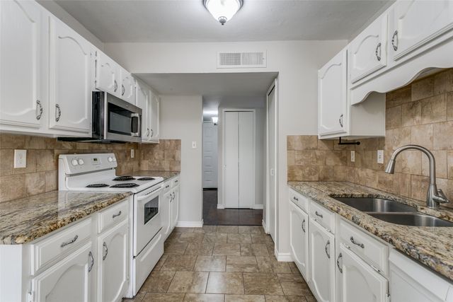 3929 Commonwealth Drive, Flower Mound, TX 75028