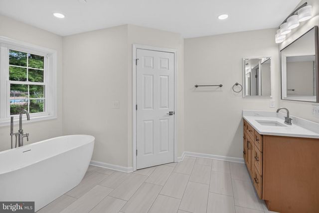 9536 MEADOWS FARM DR, Owings Mills, MD 21117