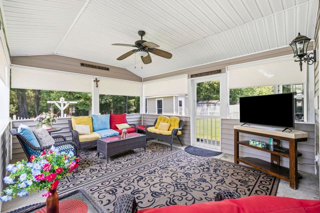 2760 Woodcreek Ln., Conway, SC 29527