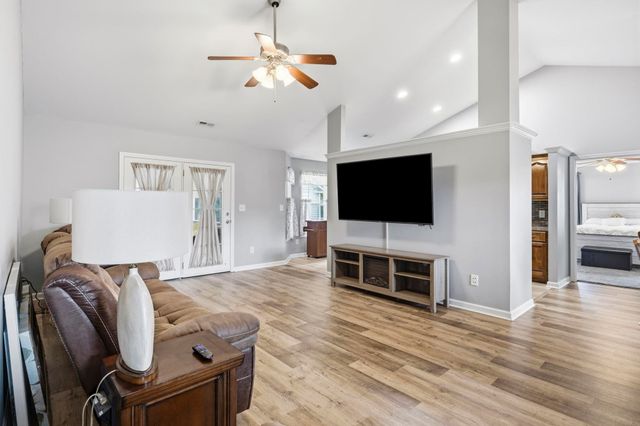 2760 Woodcreek Ln., Conway, SC 29527