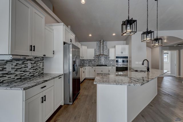 1114 SETTLERS CREEK PL, Rapid City, SD 57701