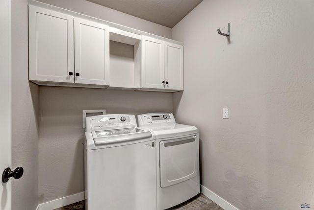 1114 SETTLERS CREEK PL, Rapid City, SD 57701