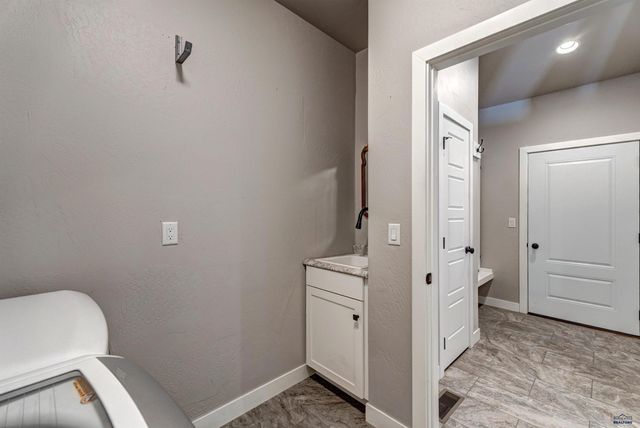 1114 SETTLERS CREEK PL, Rapid City, SD 57701