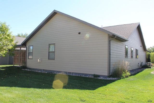 1114 SETTLERS CREEK PL, Rapid City, SD 57701