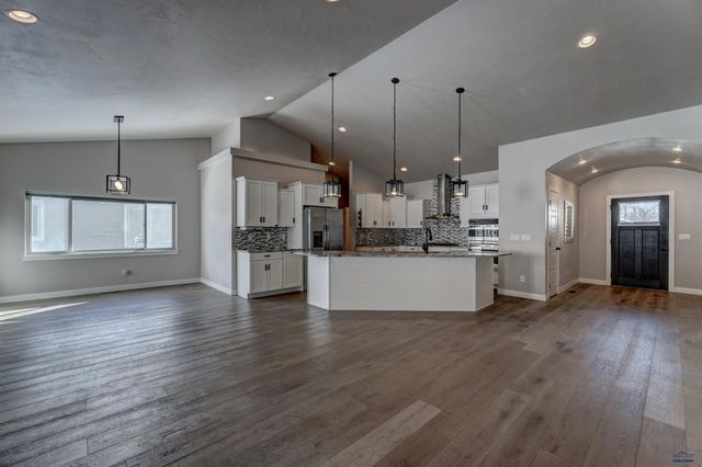 1114 SETTLERS CREEK PL, Rapid City, SD 57701