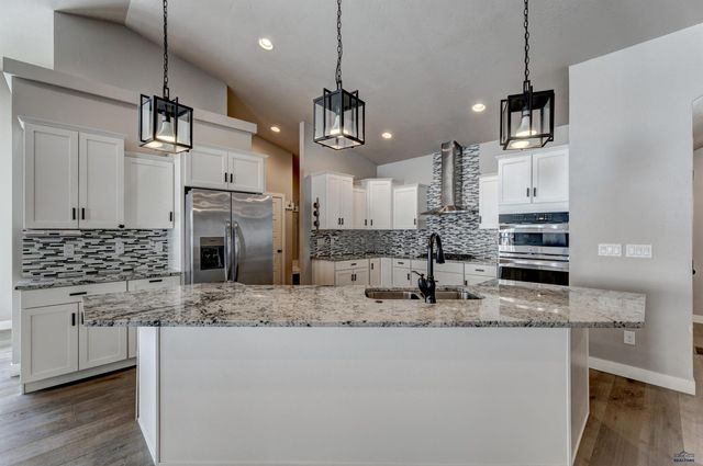 1114 SETTLERS CREEK PL, Rapid City, SD 57701