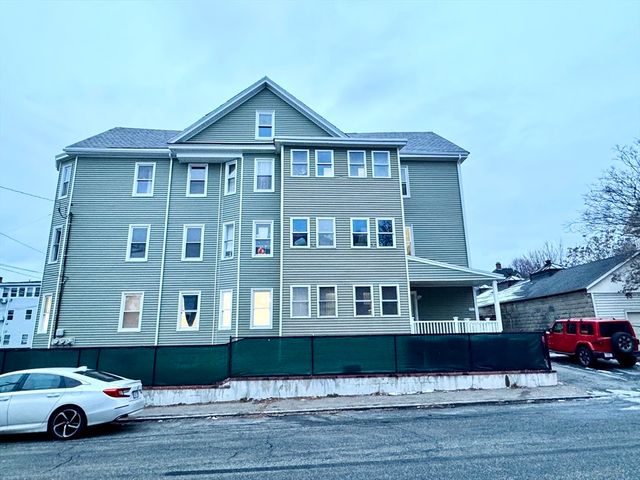 150 Pleasant St 1, Lowell, MA 01852