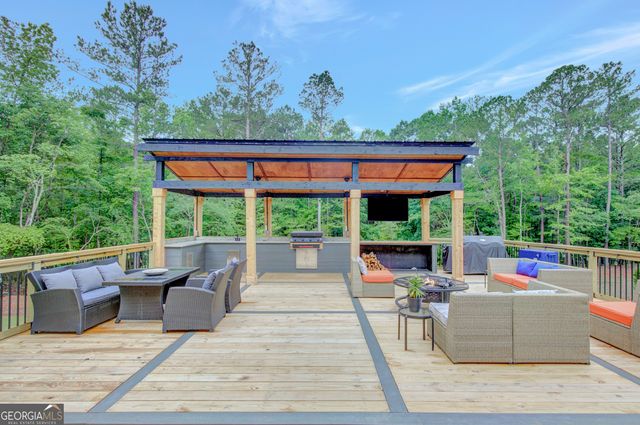 140 S Alexander Creek Road, Newnan, GA 30263