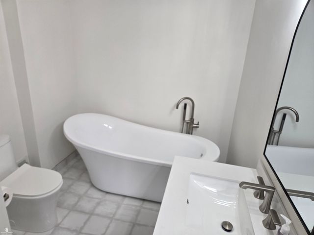 43042 W Kirkwood Drive, Clinton Twp, MI 48038