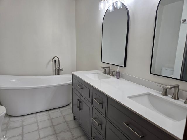 43042 W Kirkwood Drive, Clinton Twp, MI 48038