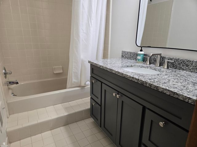 43042 W Kirkwood Drive, Clinton Twp, MI 48038