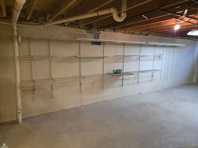 43042 W Kirkwood Drive, Clinton Twp, MI 48038