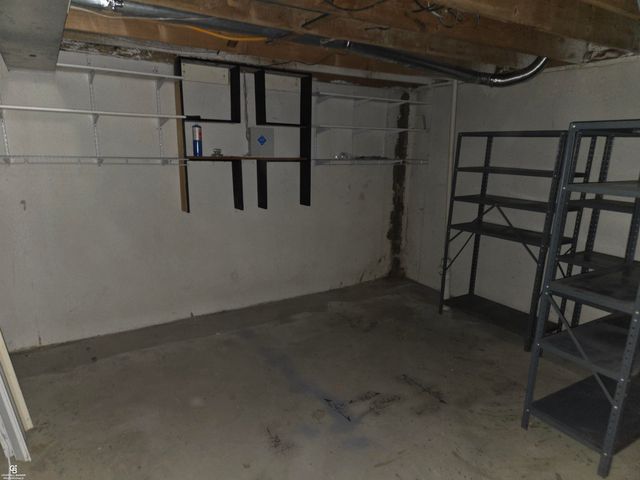 43042 W Kirkwood Drive, Clinton Twp, MI 48038