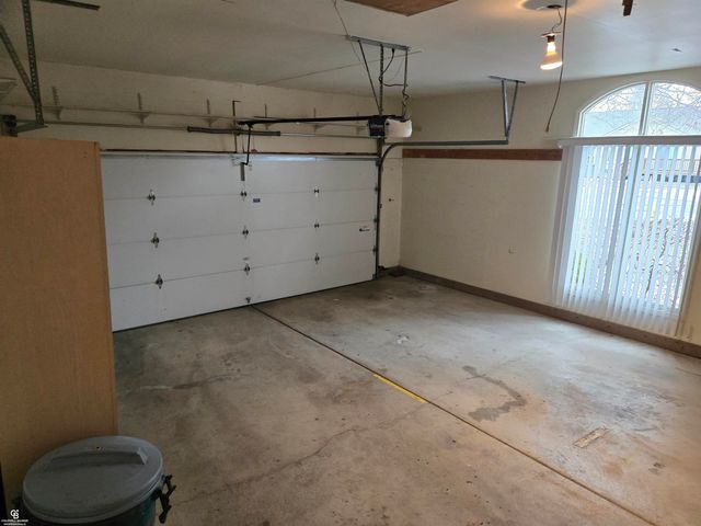 43042 W Kirkwood Drive, Clinton Twp, MI 48038
