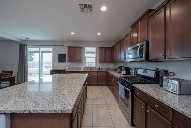 7407 E Vassar Avenue, Fresno, CA 93737