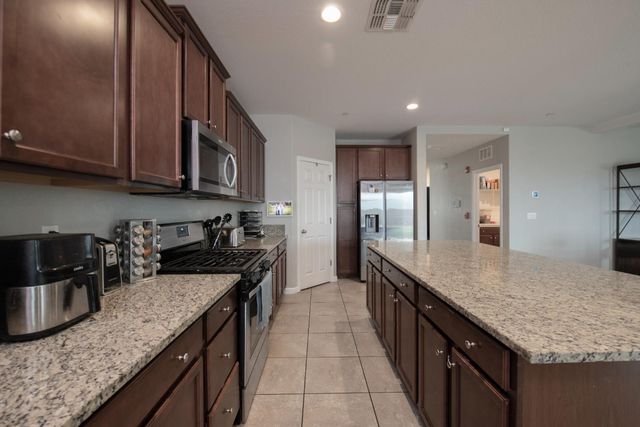 7407 E Vassar Avenue, Fresno, CA 93737