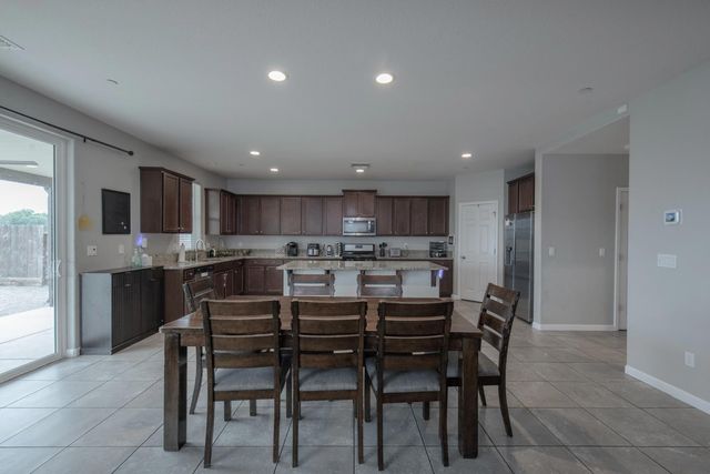 7407 E Vassar Avenue, Fresno, CA 93737