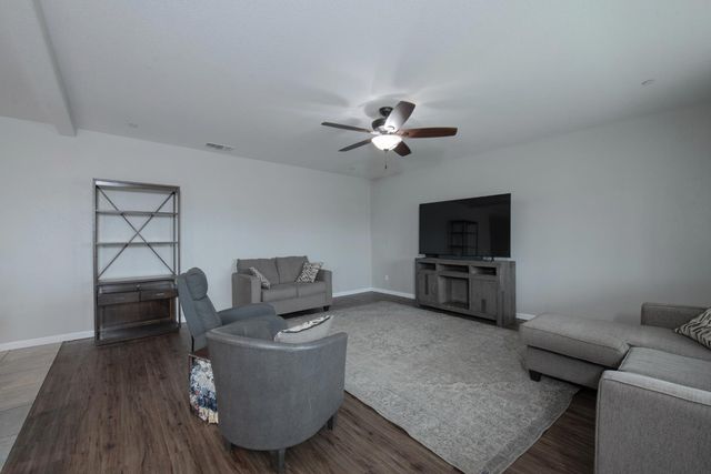 7407 E Vassar Avenue, Fresno, CA 93737