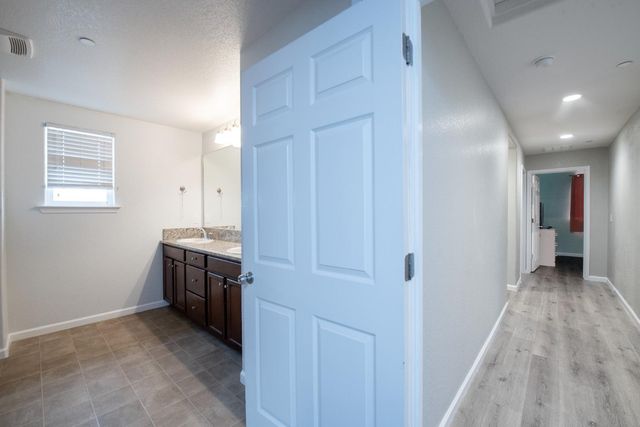 7407 E Vassar Avenue, Fresno, CA 93737