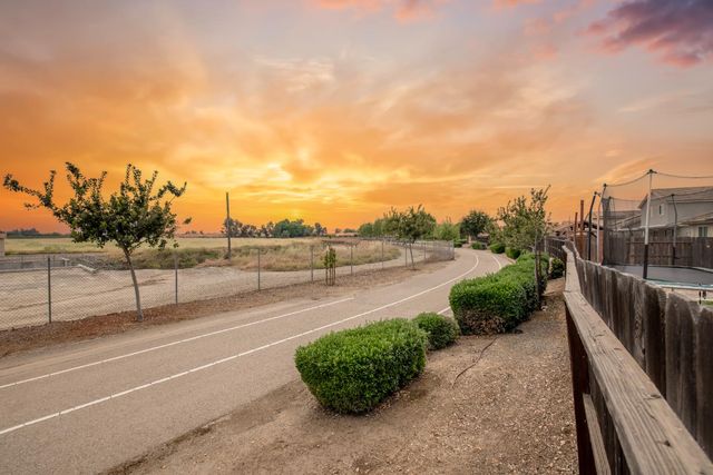 7407 E Vassar Avenue, Fresno, CA 93737