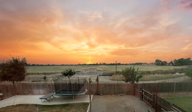 7407 E Vassar Avenue, Fresno, CA 93737